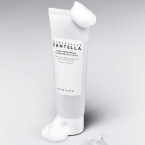 MADAGASCAR CENTELLA TONE BRIGHTENING CLEANSING GEL FOAM